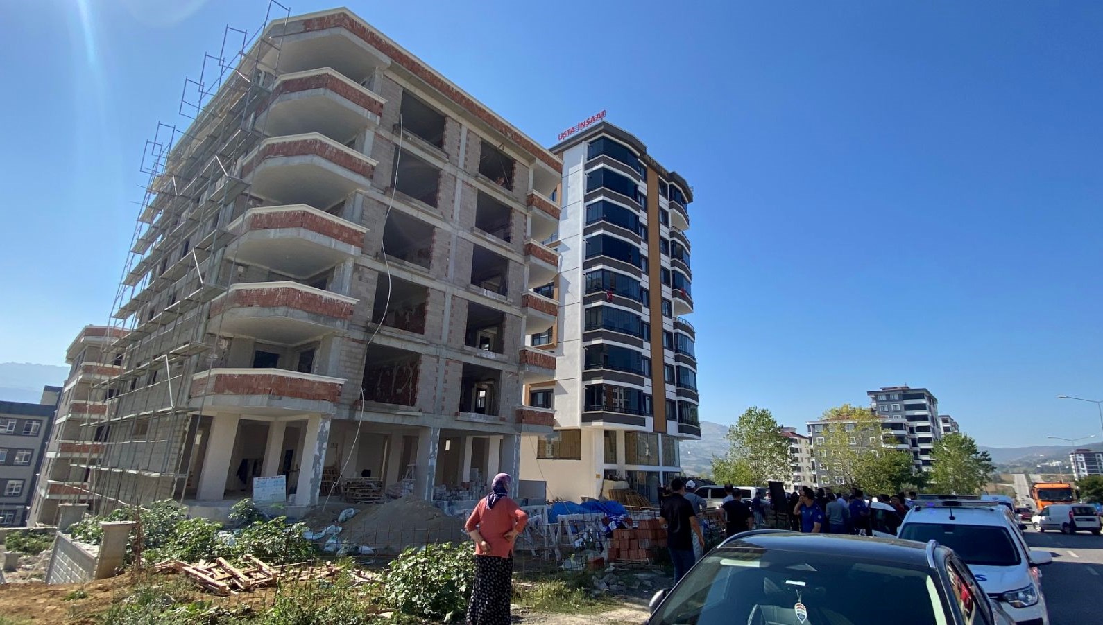 asansor bosluguna dusen isci oldu cEO6YfVv