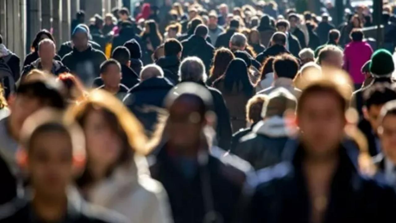 genclerin butcesi daraldi aile evinde yasama orani artti NfAerJQ9