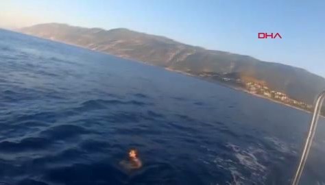 yuzerek yunan adasina kacmaya calisirken yakalandi 7rL17x9l