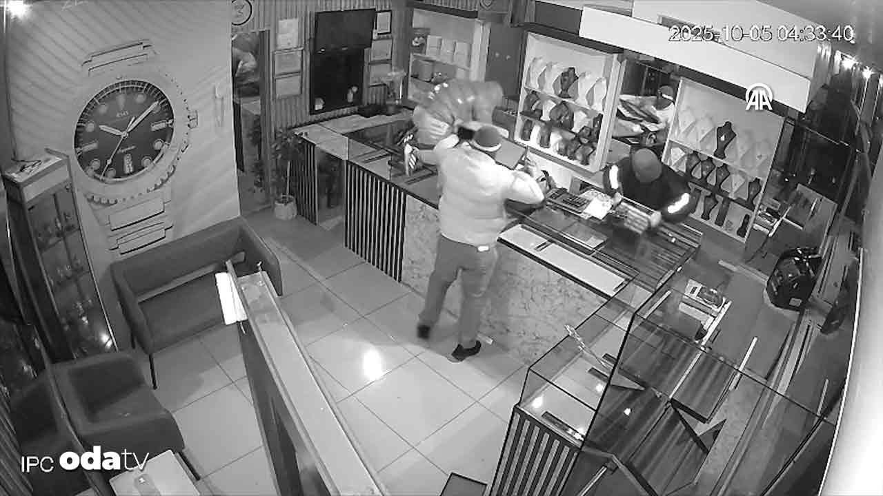 kuyumcu dukkanindan uc kilogram altini boyle caldilar ALE8c2E8