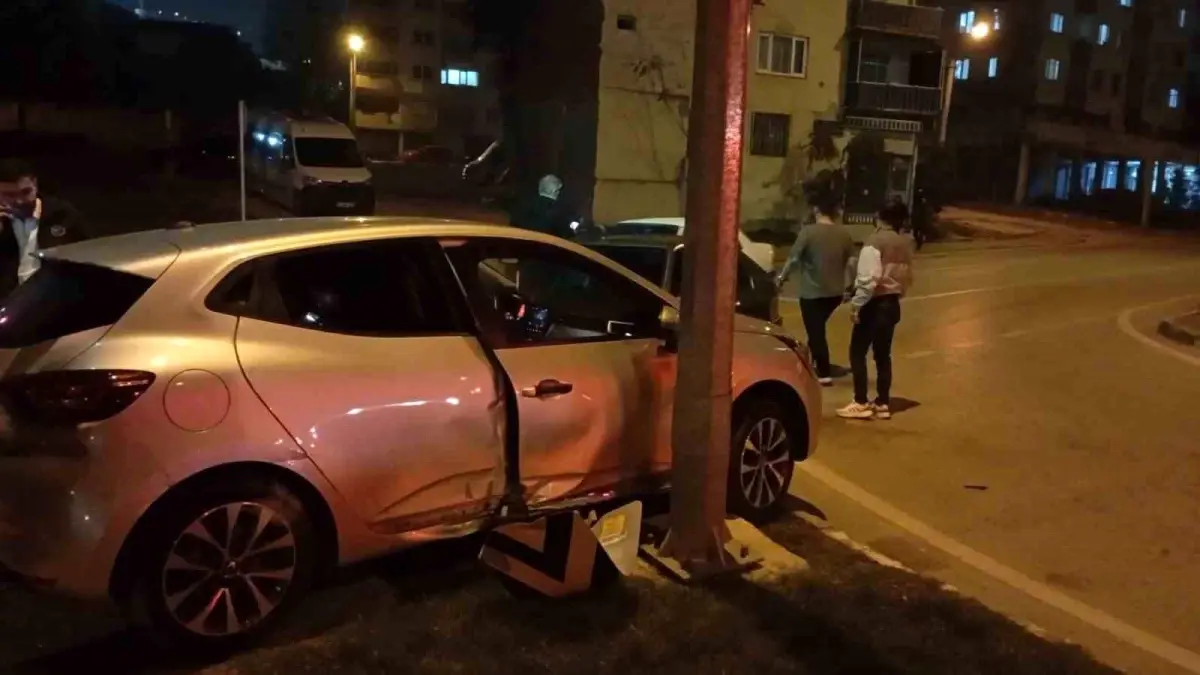 bursada trafik kazasi sola donus yapan arac kontrolden cikti HfZkiLlP.jpg