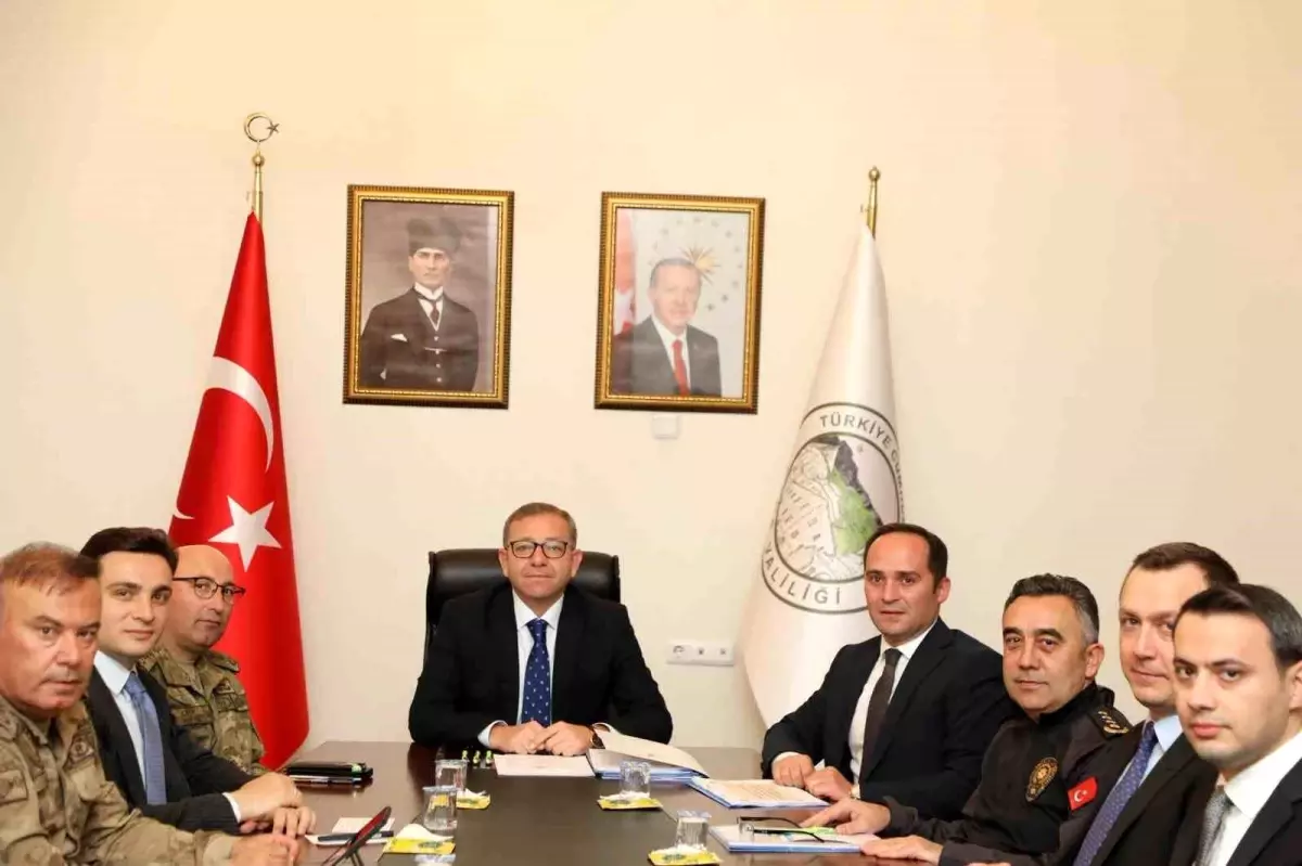 karsta il guvenlik ve asayis koordinasyon toplantisi gerceklestirildi Dm31DtNi.jpg